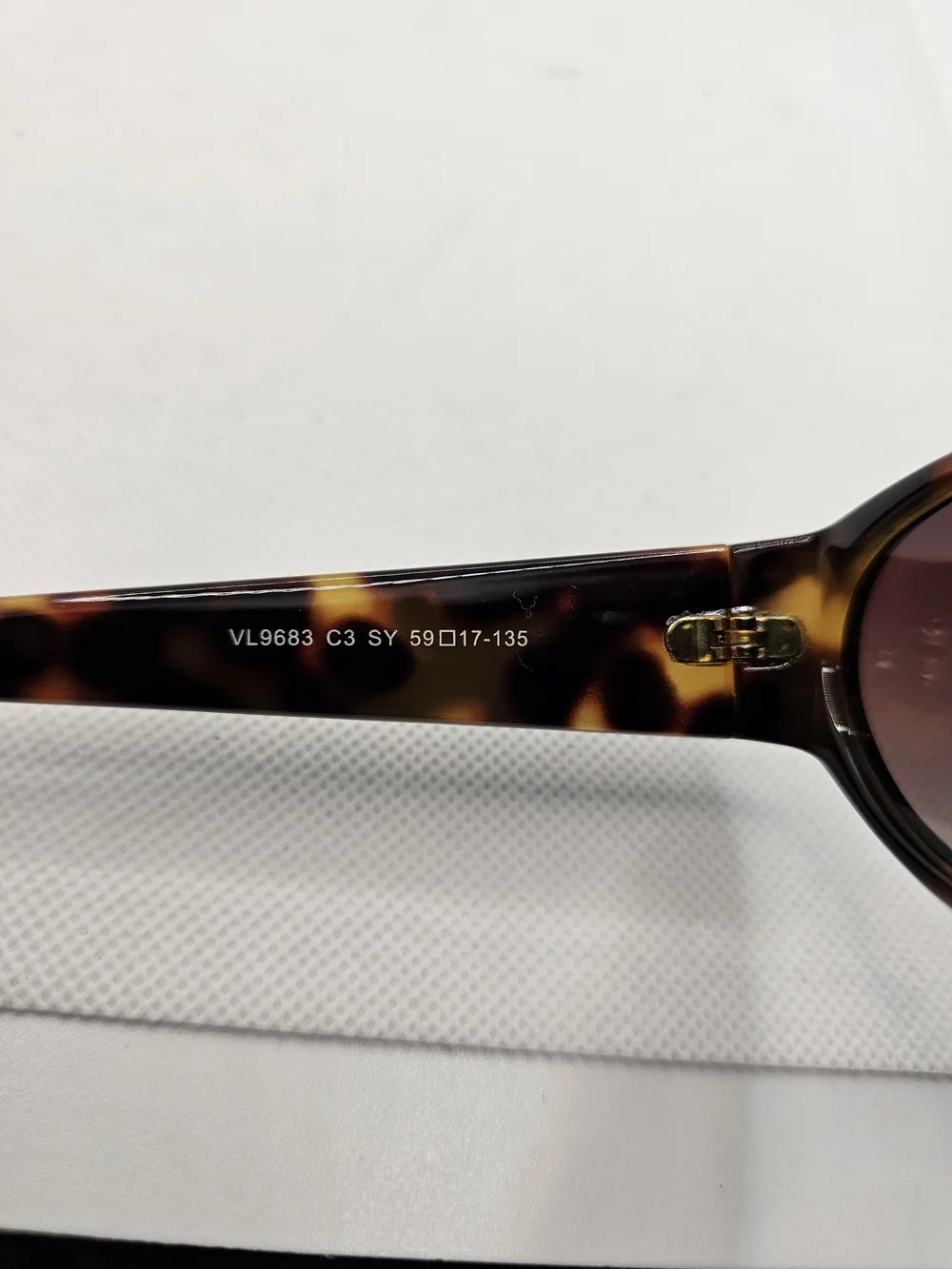 Tortoiseshell Cat-Eye Sunglasses with Brown Gradient Lenses